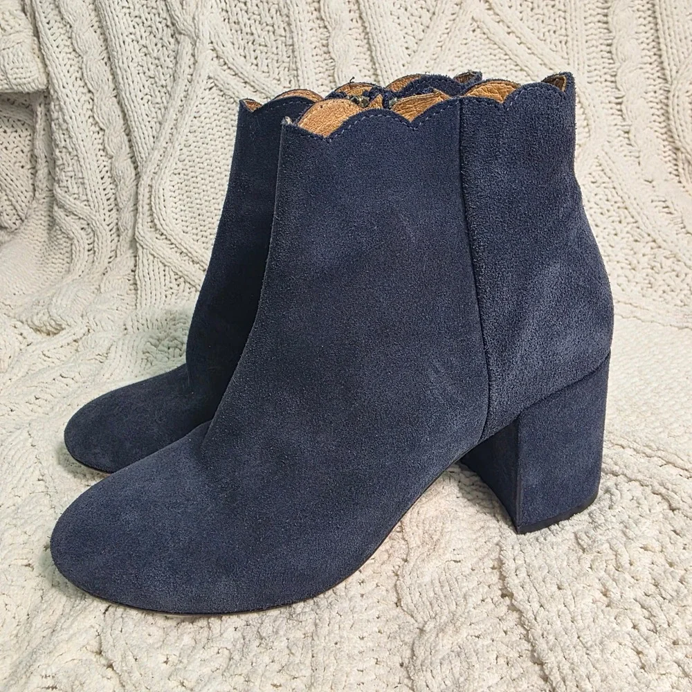 Andre Assous Soft Suede Scalloped Ankle Boots Booties Navy‎ Women 7 Excellent